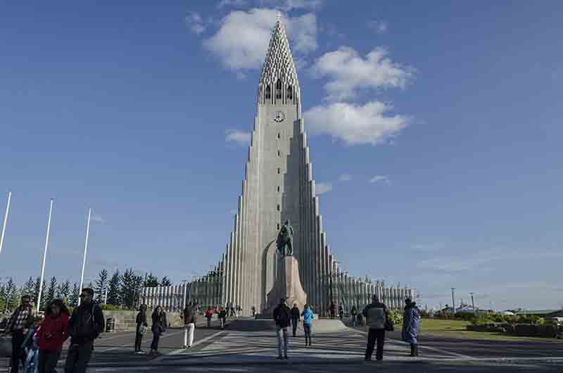 Islandia 005 - Reikjavik - iglesia de Hallgrimur.jpg